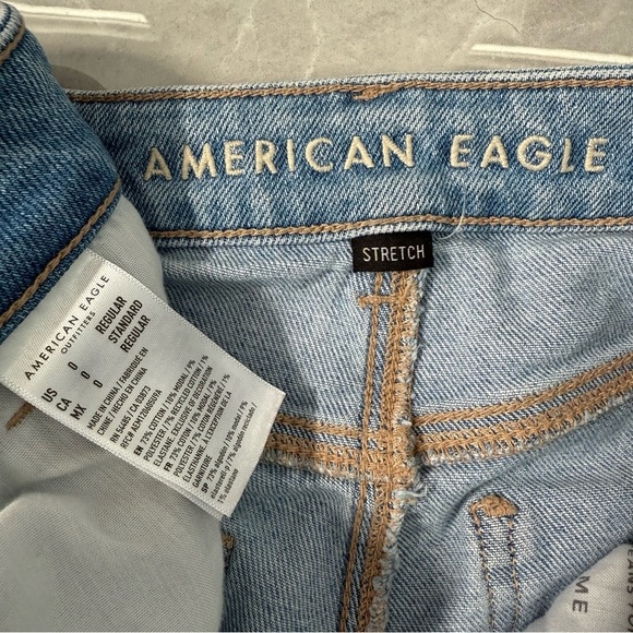 Women’s American Eagle Distressed Ripped Mom Straight Jean Size 0 - Picture 13 of 16
